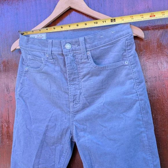 NWOT GAP Gray Corduroy Jeans Straight Leg, Size‎ 28 - Picture 9 of 11